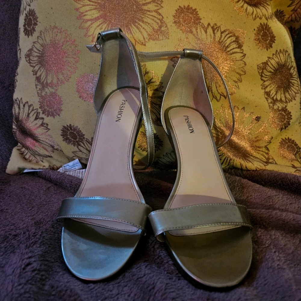 Pashion Footwear- The Pashionista